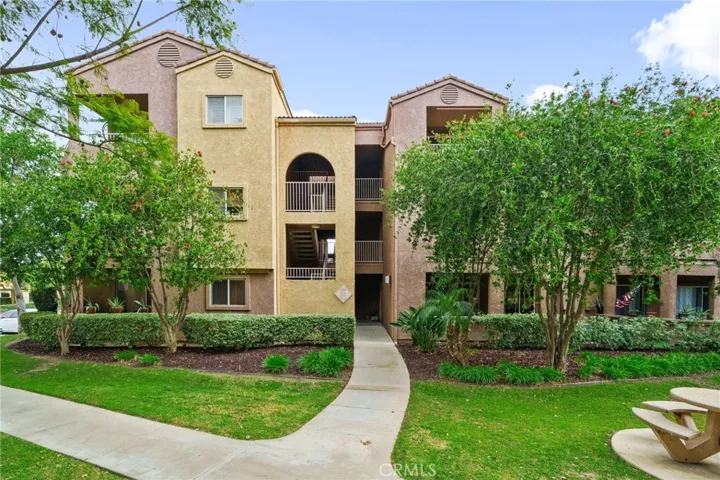 2350 Del Mar Way 306, Corona, California 92882
