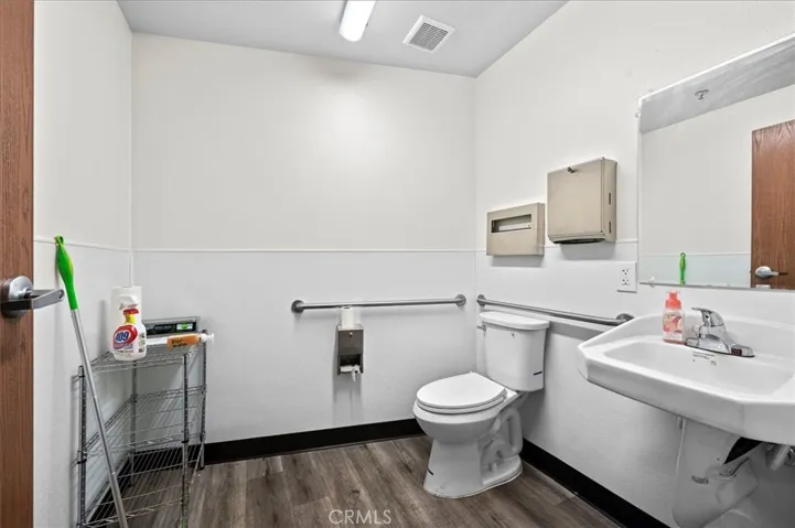 2007 Raymer Avenue S, Fullerton, California 92833