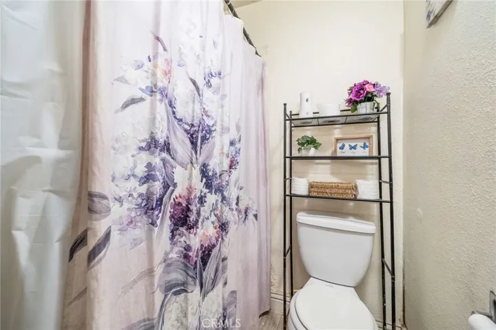 8488 5th Avenue, Hesperia, California 92345