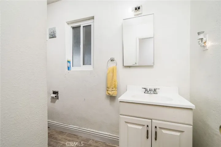 8488 5th Avenue, Hesperia, California 92345
