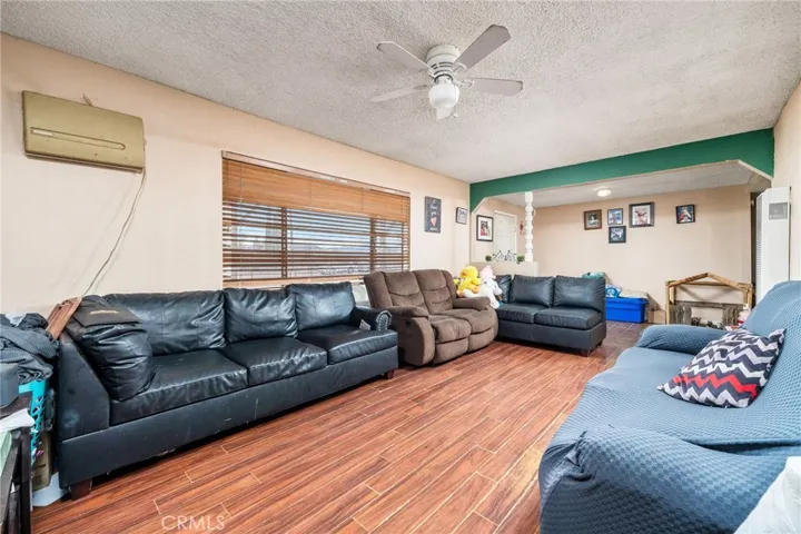 8488 5th Avenue, Hesperia, California 92345