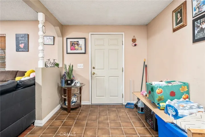 8488 5th Avenue, Hesperia, California 92345