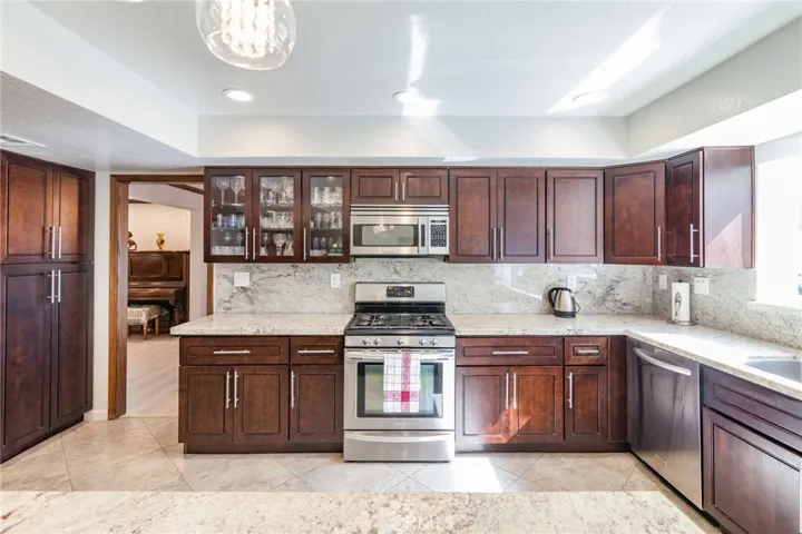730 N Myers Street, Burbank, California 91506