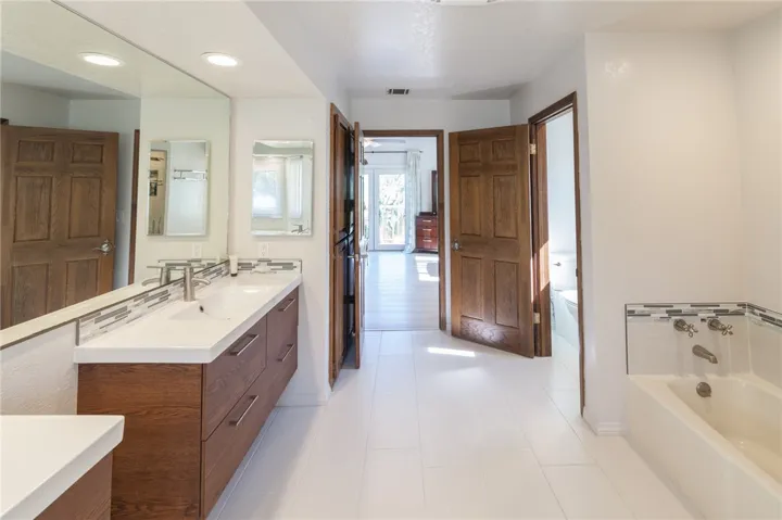 730 N Myers Street, Burbank, California 91506