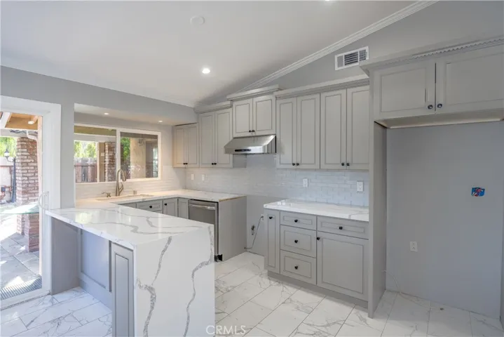 27458 Raindance Place, Saugus, California 91350