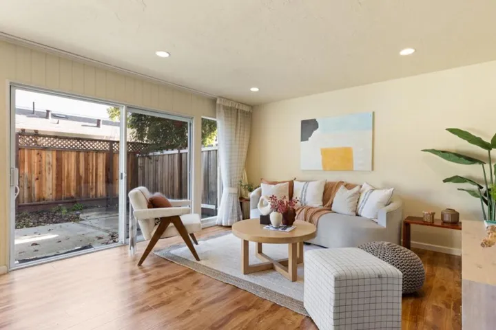 123 Flynn Avenue A, Mountain View, California 94043
