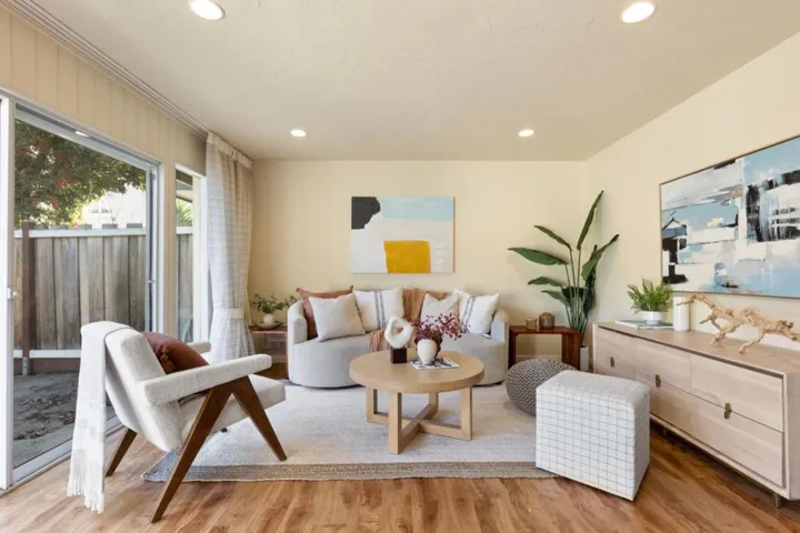 123 Flynn Avenue A, Mountain View, California 94043