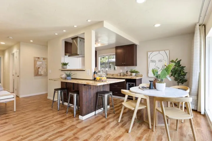 123 Flynn Avenue A, Mountain View, California 94043