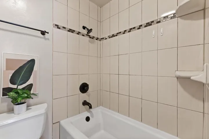 123 Flynn Avenue A, Mountain View, California 94043