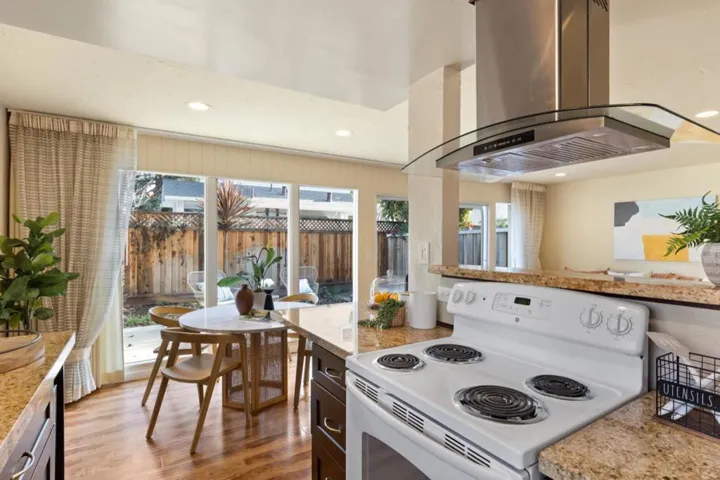 123 Flynn Avenue A, Mountain View, California 94043