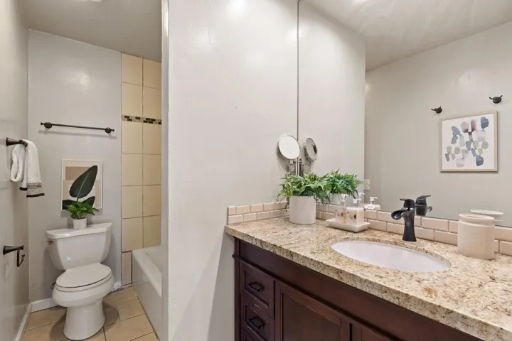 123 Flynn Avenue A, Mountain View, California 94043