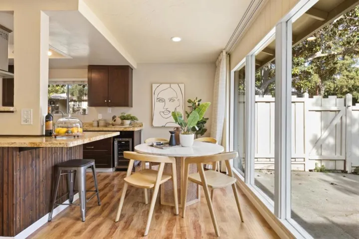 123 Flynn Avenue A, Mountain View, California 94043