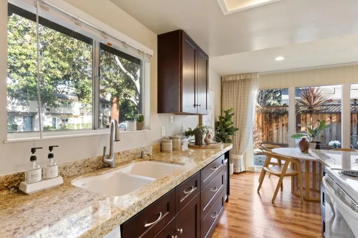 123 Flynn Avenue A, Mountain View, California 94043