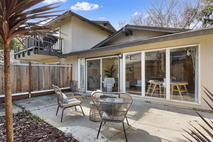 123 Flynn Avenue A, Mountain View, California 94043