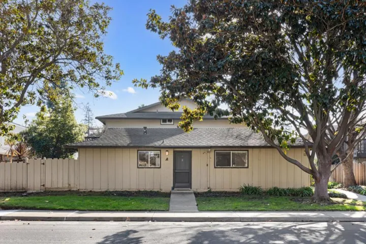 123 Flynn Avenue A, Mountain View, California 94043