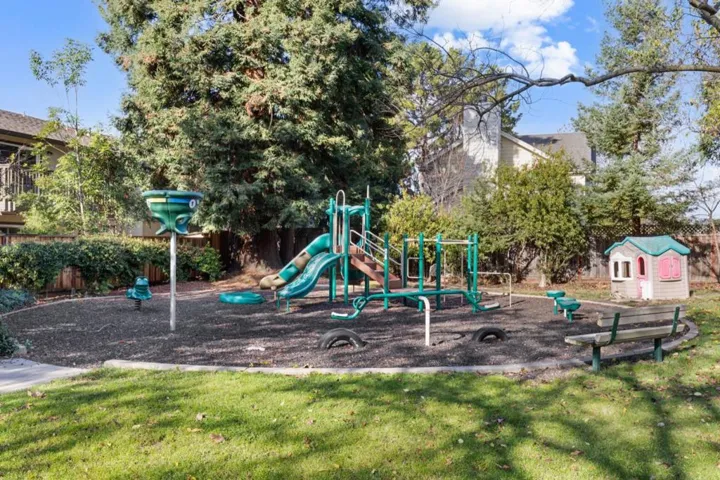 123 Flynn Avenue A, Mountain View, California 94043