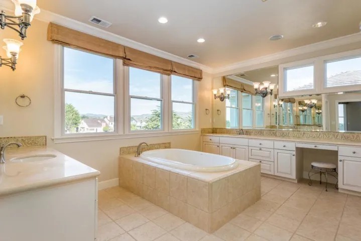 29 Spyglass Court, Half Moon Bay, California 94019