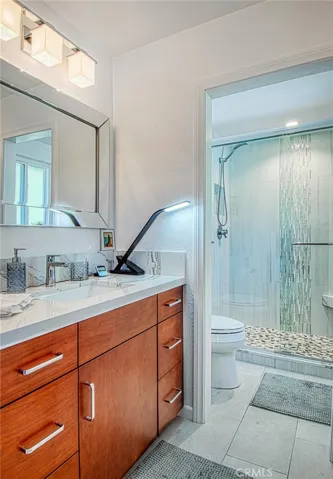 Full ensuite bathroom
