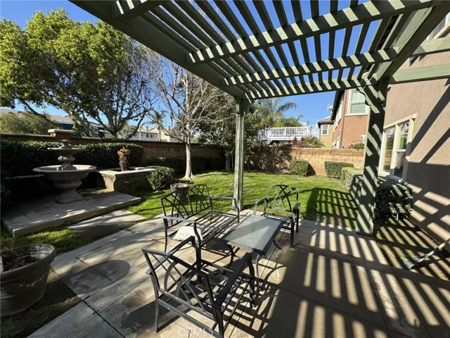 7611 Stonegate Drive, Eastvale, California 92880