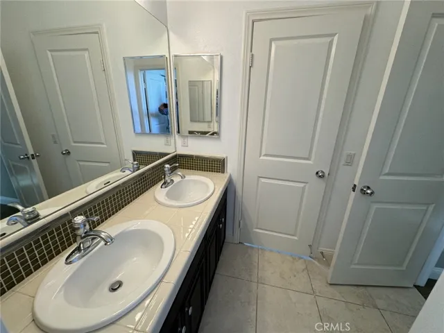 7611 Stonegate Drive, Eastvale, California 92880