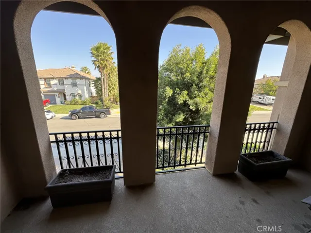 7611 Stonegate Drive, Eastvale, California 92880