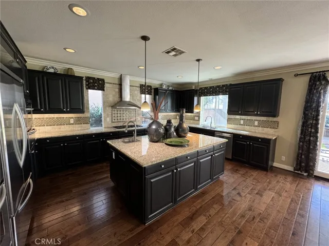 7611 Stonegate Drive, Eastvale, California 92880