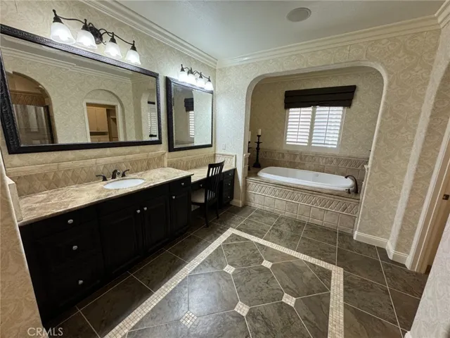7611 Stonegate Drive, Eastvale, California 92880
