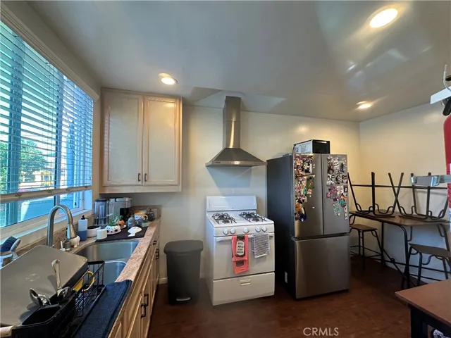 701 Bradshawe Avenue, Los Angeles, California 90022