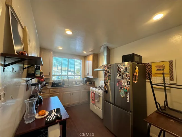 701 Bradshawe Avenue, Los Angeles, California 90022