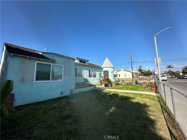 701 Bradshawe Avenue, Los Angeles, California 90022