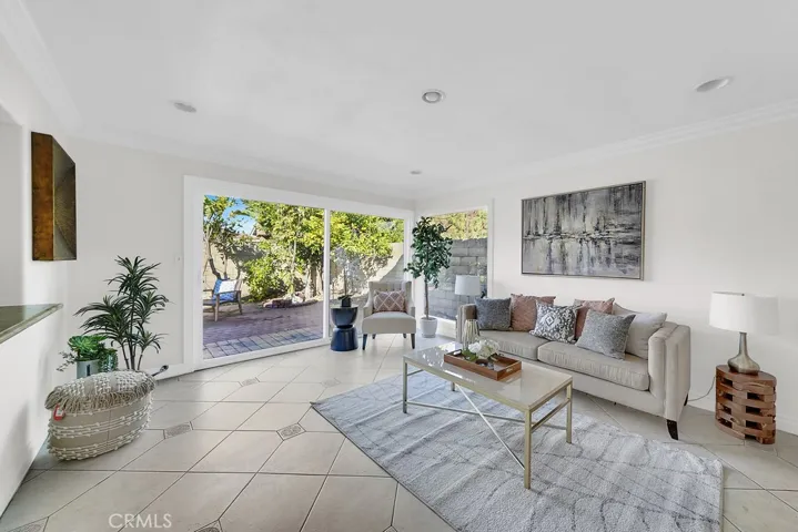 6781 Bridgewater Drive, Huntington Beach, California 92647