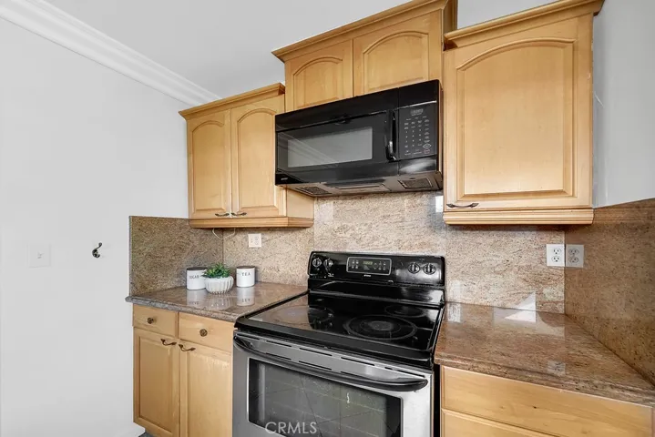 6781 Bridgewater Drive, Huntington Beach, California 92647