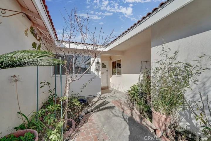 6781 Bridgewater Drive, Huntington Beach, California 92647