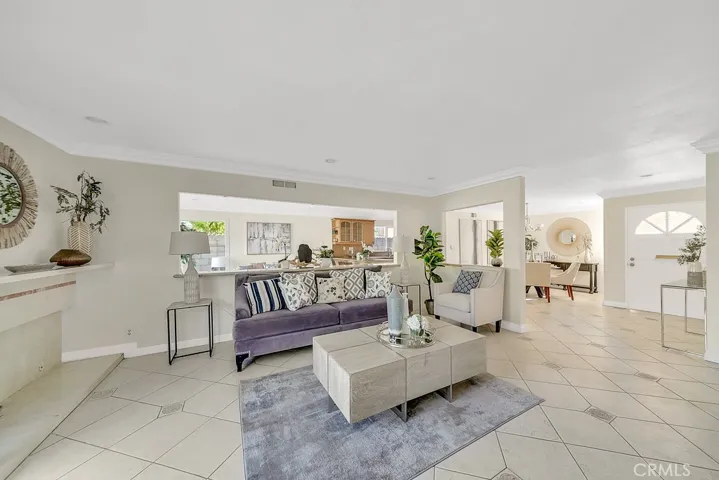 6781 Bridgewater Drive, Huntington Beach, California 92647