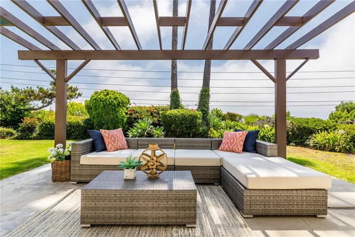 5722 Sunmist Drive, Rancho Palos Verdes, California 90275