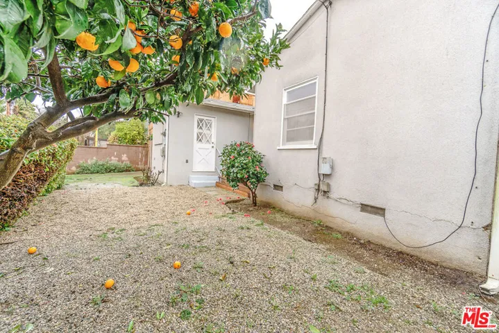1105 Indiana Avenue, Venice, California 90291