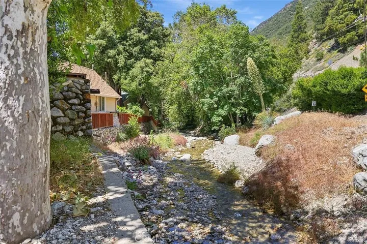 8 Oak Drive, Mt Baldy, California 91759