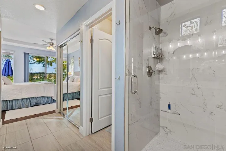 822 Calle Montera, Escondido, California 92025