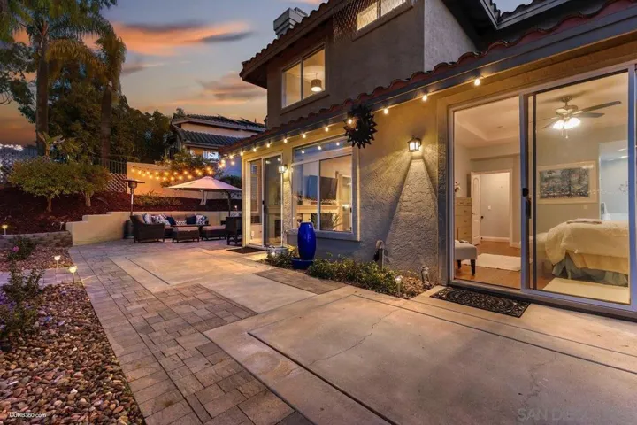 822 Calle Montera, Escondido, California 92025