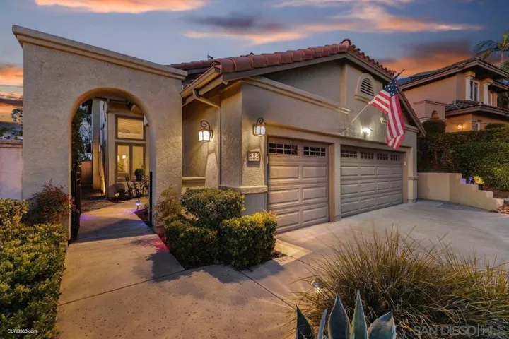 822 Calle Montera, Escondido, California 92025