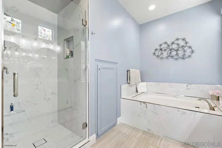 822 Calle Montera, Escondido, California 92025