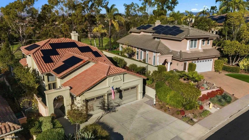 822 Calle Montera, Escondido, California 92025