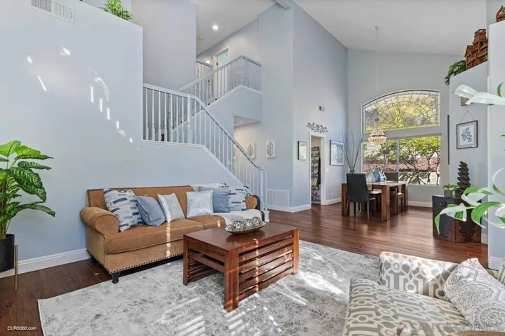 822 Calle Montera, Escondido, California 92025