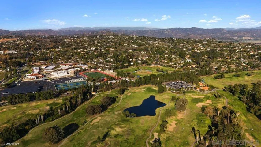 822 Calle Montera, Escondido, California 92025