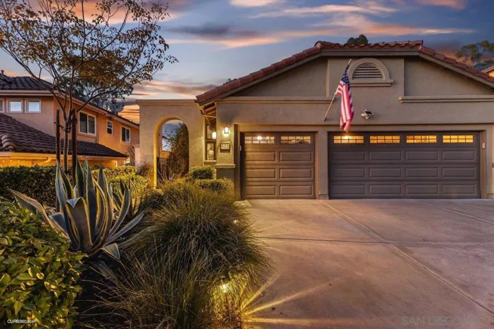 822 Calle Montera, Escondido, California 92025