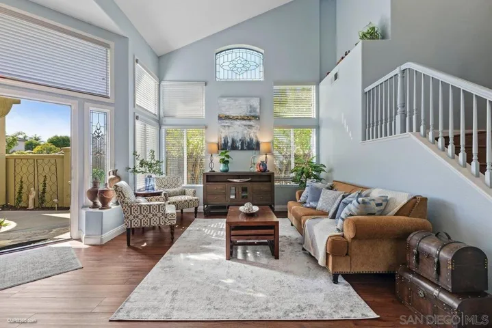 822 Calle Montera, Escondido, California 92025