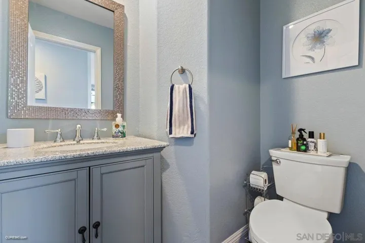 822 Calle Montera, Escondido, California 92025