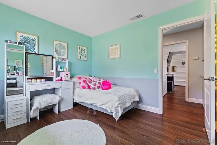 822 Calle Montera, Escondido, California 92025