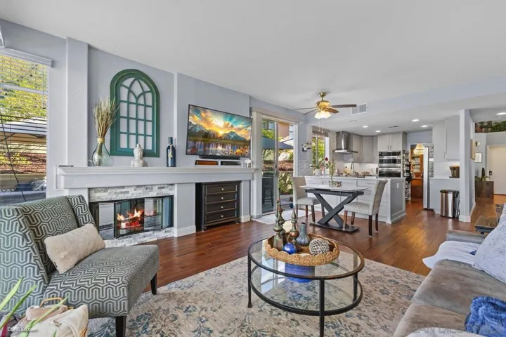822 Calle Montera, Escondido, California 92025