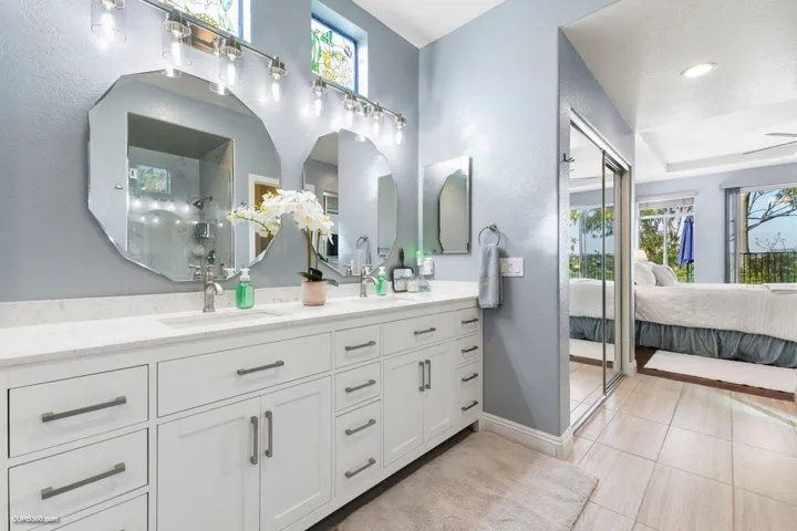 822 Calle Montera, Escondido, California 92025
